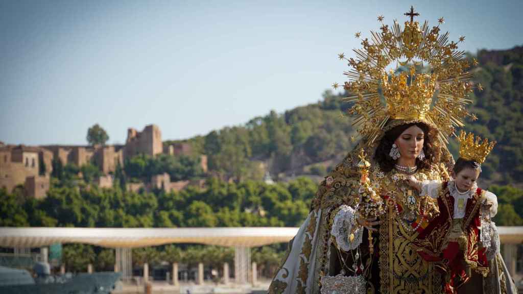 Virgen del Carmen imagen en procesión